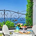 ホテル アルベルゴ ラ コンカ アッズーラ 4*