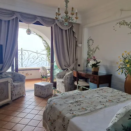 Otel La Conca Azzurra 4*