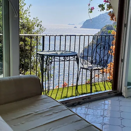 La Conca Azzurra Otel 4*