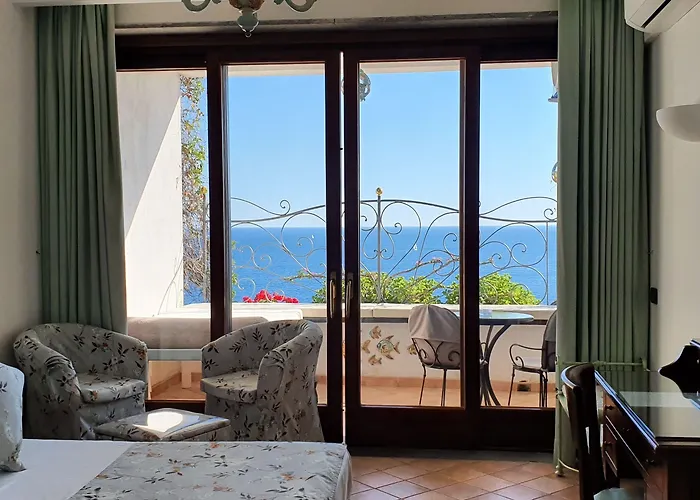 La Conca Azzurra Conca dei Marini