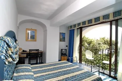 La Conca Azzurra Hotel 4*