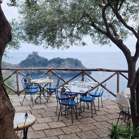 La Conca Azzurra Conca dei Marini