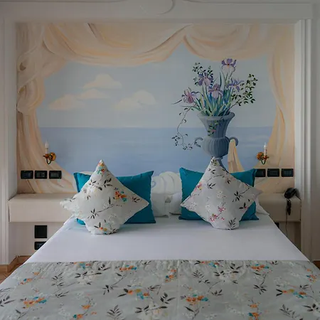 アルベルゴ ラ コンカ アッズーラ 4*