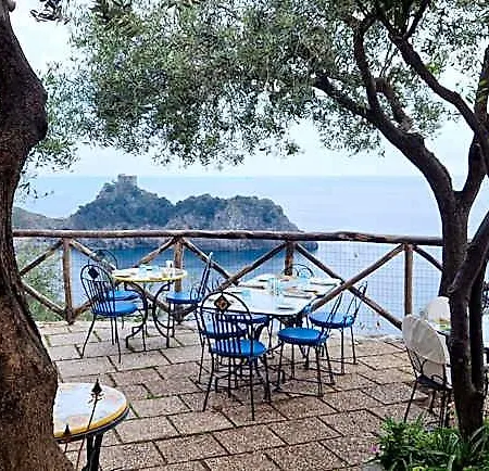 La Conca Azzurra Conca dei Marini